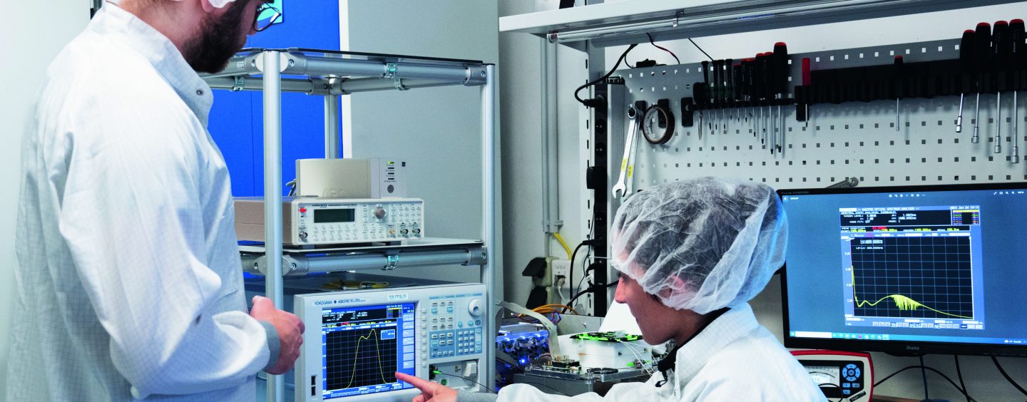 How 100 physicists of laser manufacturer are shaping the future of quantum computing